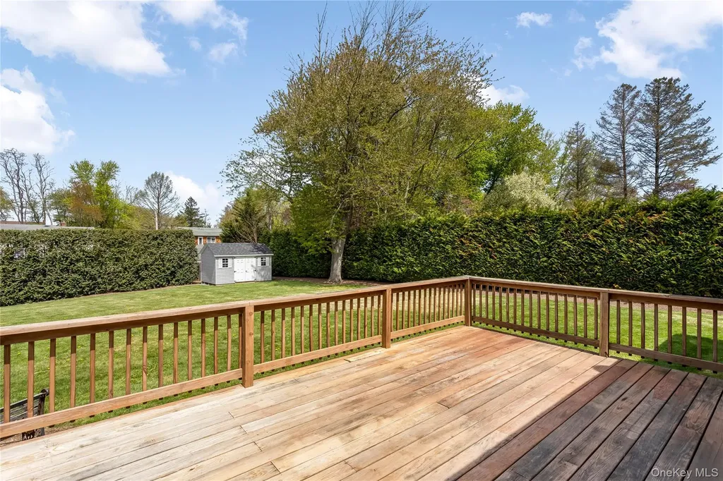68 W Apollo Drive Riverhead NY 11901