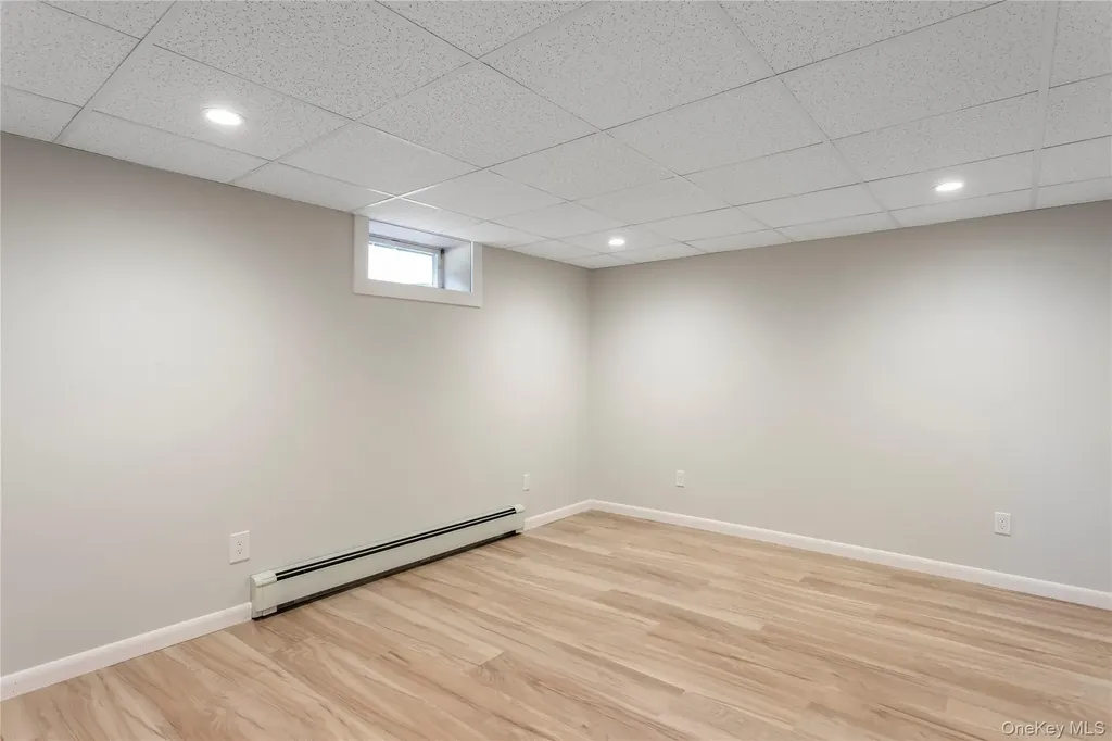 68 W Apollo Drive Riverhead NY 11901
