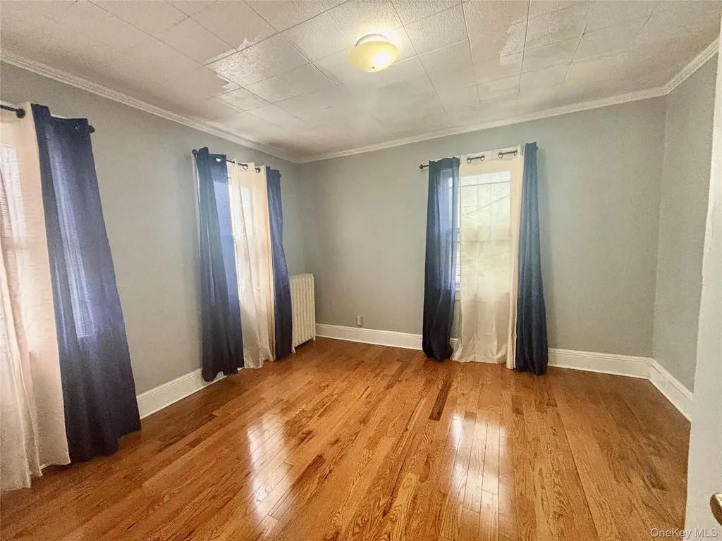 92 Wavecrest Street Valley Stream NY 11581