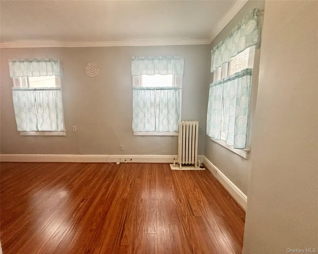 92 Wavecrest Street Valley Stream NY 11581
