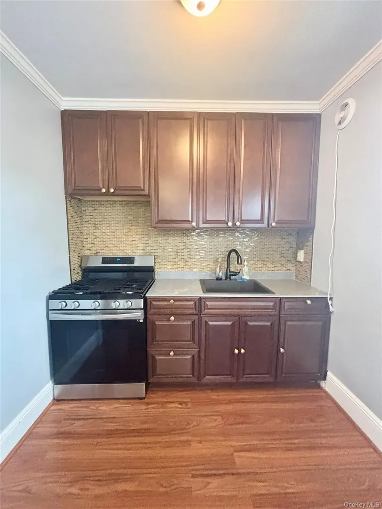92 Wavecrest Street Valley Stream NY 11581
