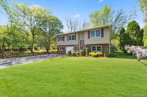 2 Carrigan Avenue White Plains NY 10605