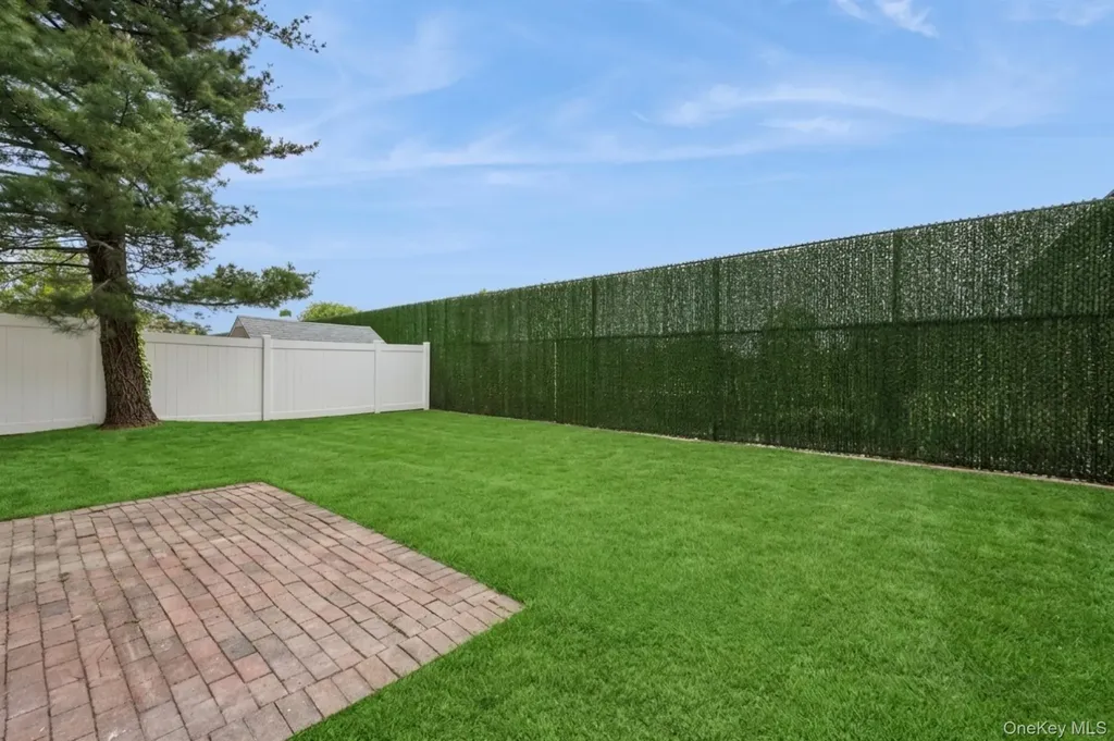 261 Marcellus Road Mineola NY 11501