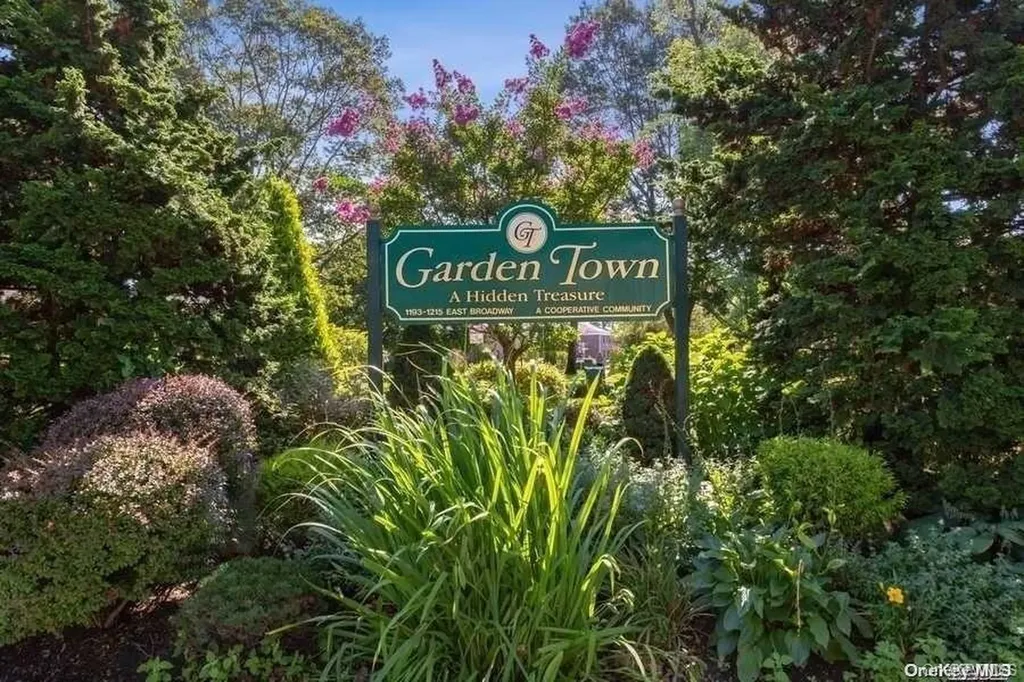 1213 E Broadway Hewlett NY 11557