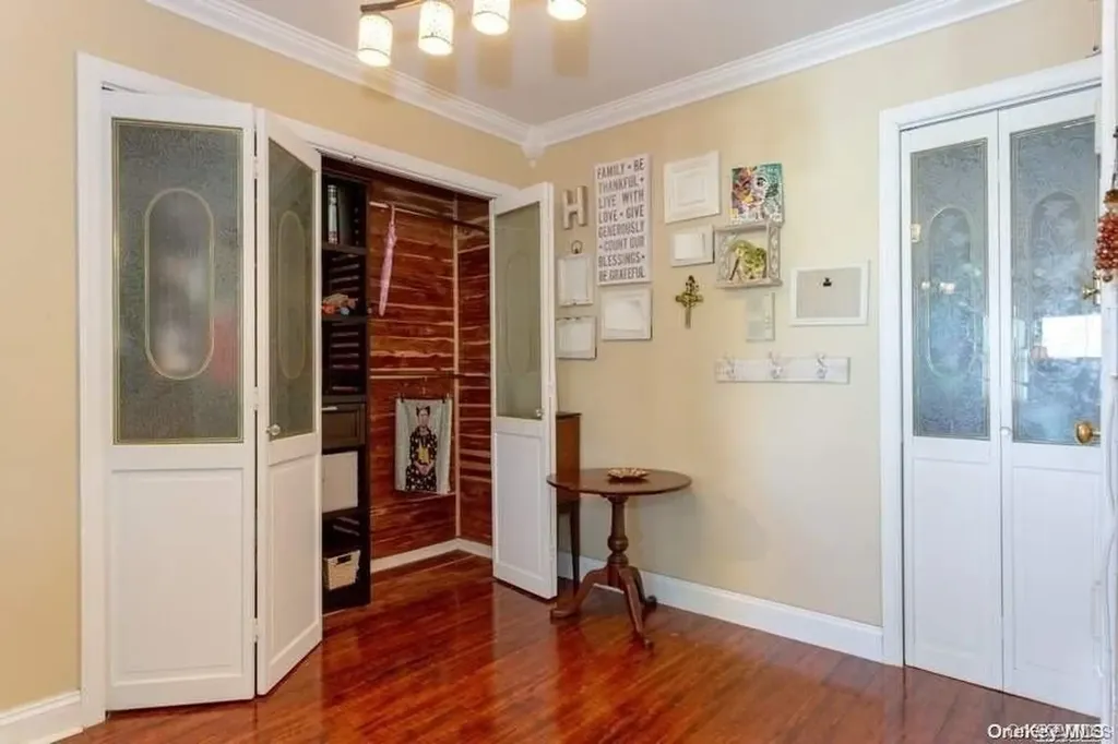 1213 E Broadway Hewlett NY 11557