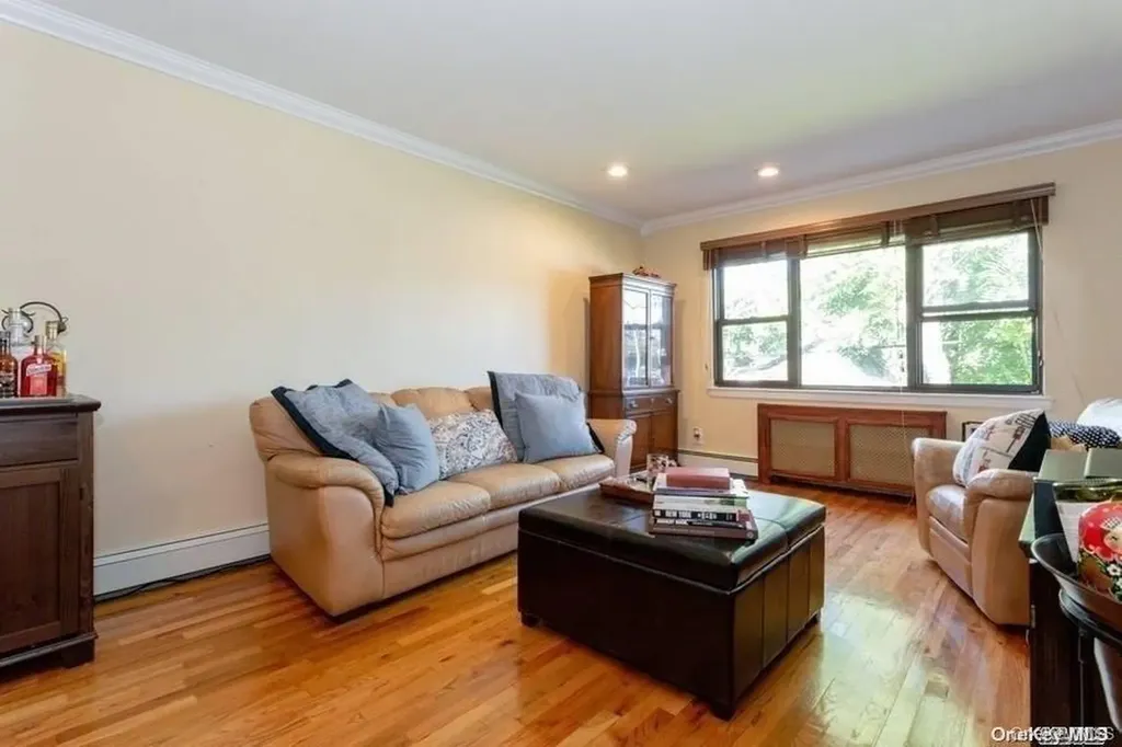 1213 E Broadway Hewlett NY 11557