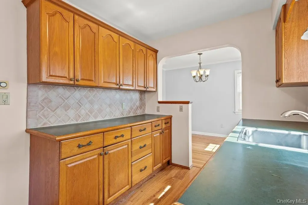 134 E Dover Street Valley Stream NY 11580