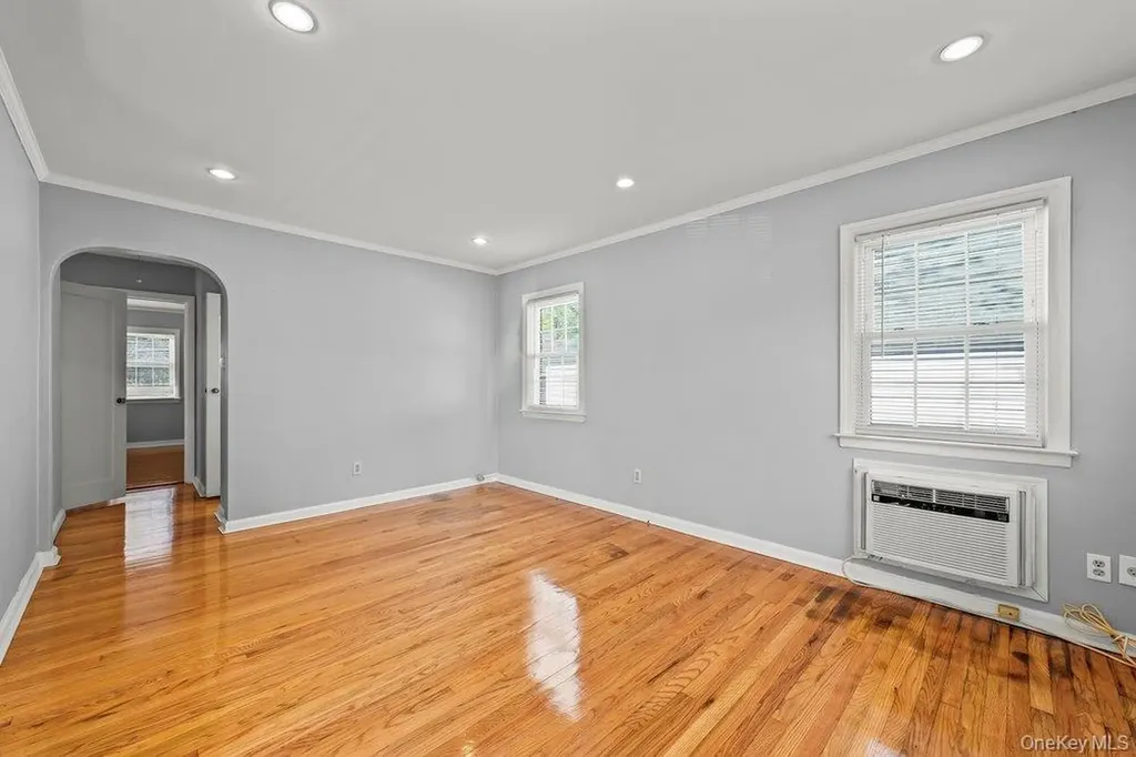 134 E Dover Street Valley Stream NY 11580
