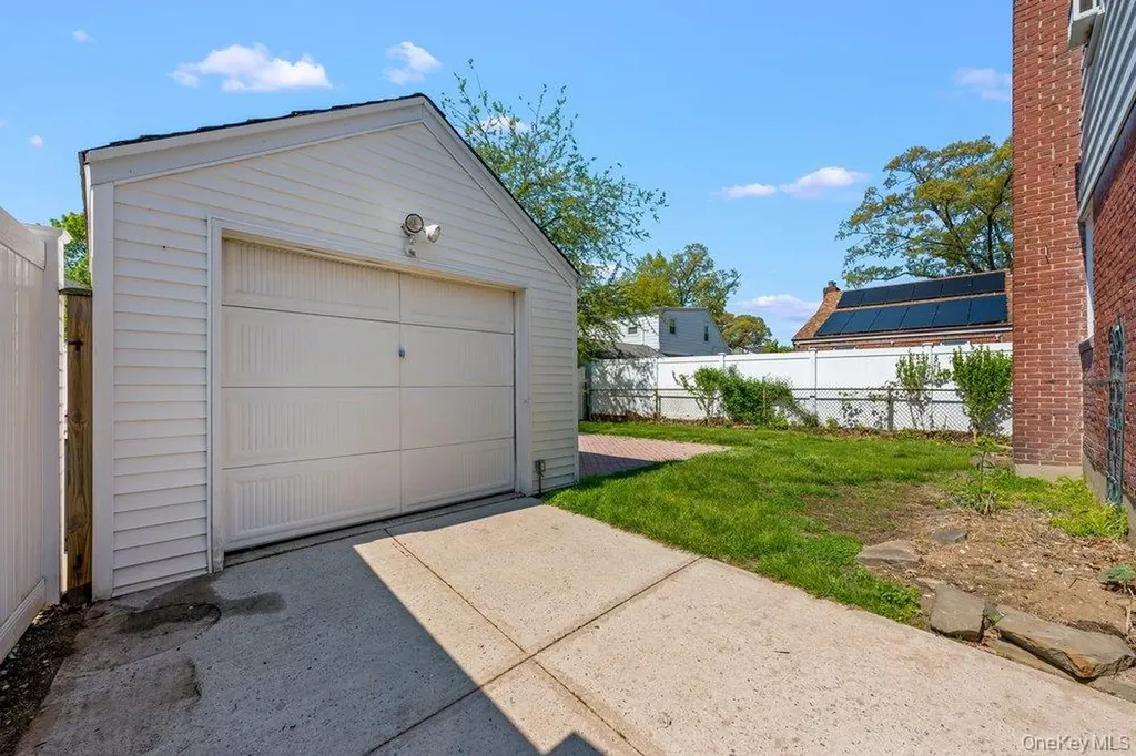 134 E Dover Street Valley Stream NY 11580