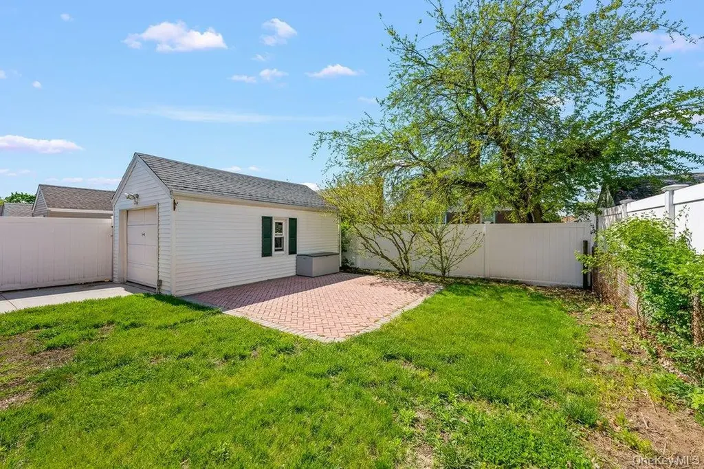 134 E Dover Street Valley Stream NY 11580
