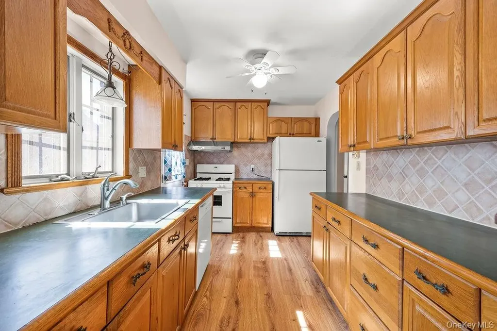 134 E Dover Street Valley Stream NY 11580