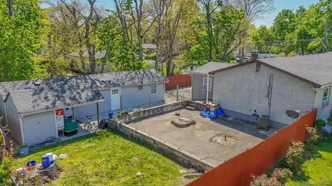 683 Broadway Brentwood NY 11717
