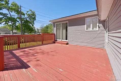 683 Broadway Brentwood NY 11717