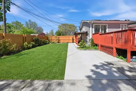 683 Broadway Brentwood NY 11717
