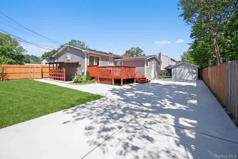 683 Broadway Brentwood NY 11717