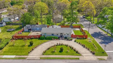 683 Broadway Brentwood NY 11717