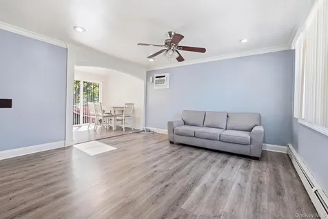 683 Broadway Brentwood NY 11717