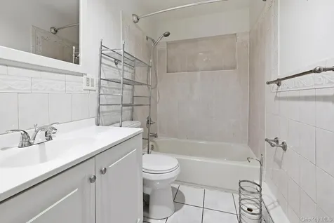 683 Broadway Brentwood NY 11717