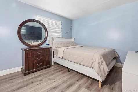 683 Broadway Brentwood NY 11717