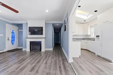683 Broadway Brentwood NY 11717