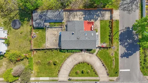 683 Broadway Brentwood NY 11717