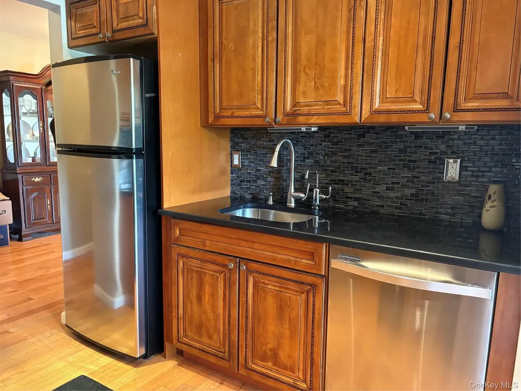 216 Westend Avenue Freeport NY 11520