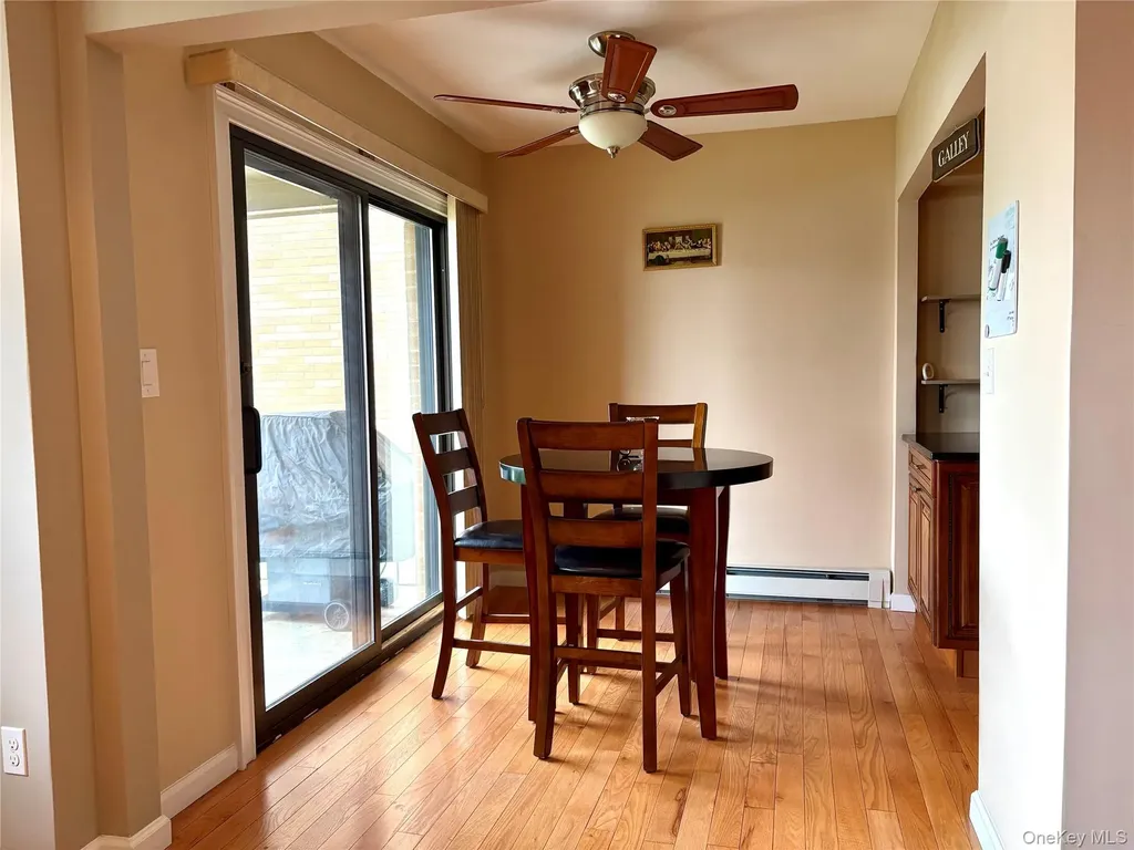 216 Westend Avenue Freeport NY 11520