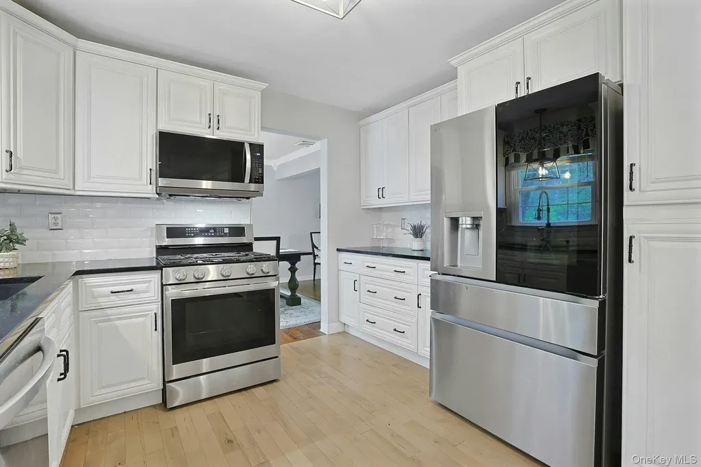 6 Mendolia Court Pearl River NY 10965