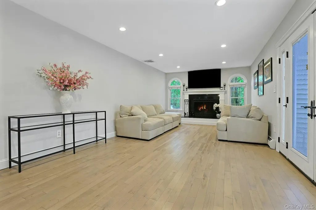 6 Mendolia Court Pearl River NY 10965
