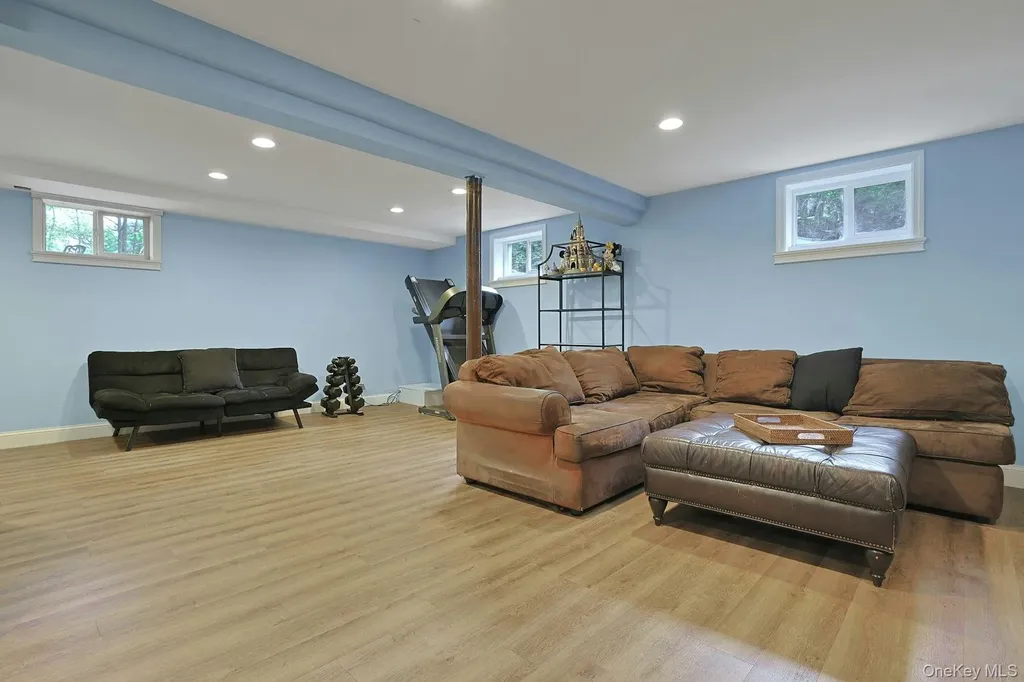 6 Mendolia Court Pearl River NY 10965