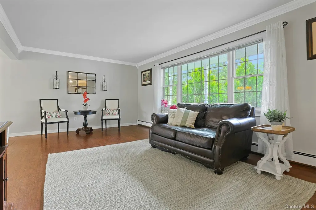 6 Mendolia Court Pearl River NY 10965