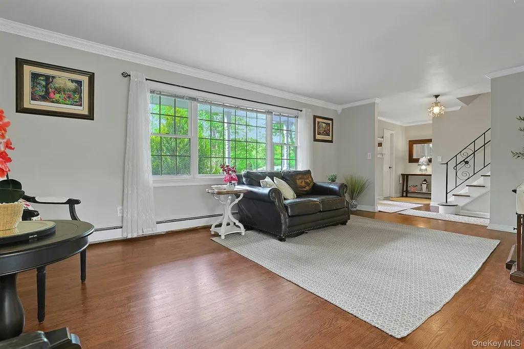 6 Mendolia Court Pearl River NY 10965