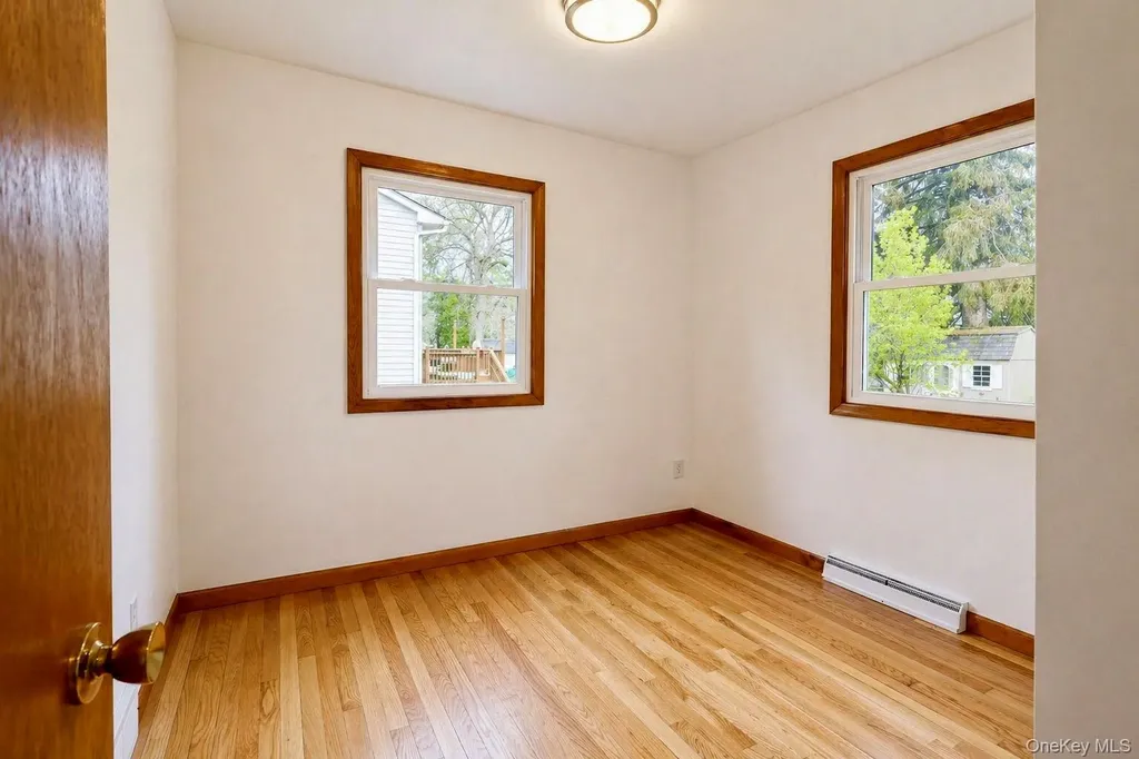 16 Brewster Drive Middletown NY 10940