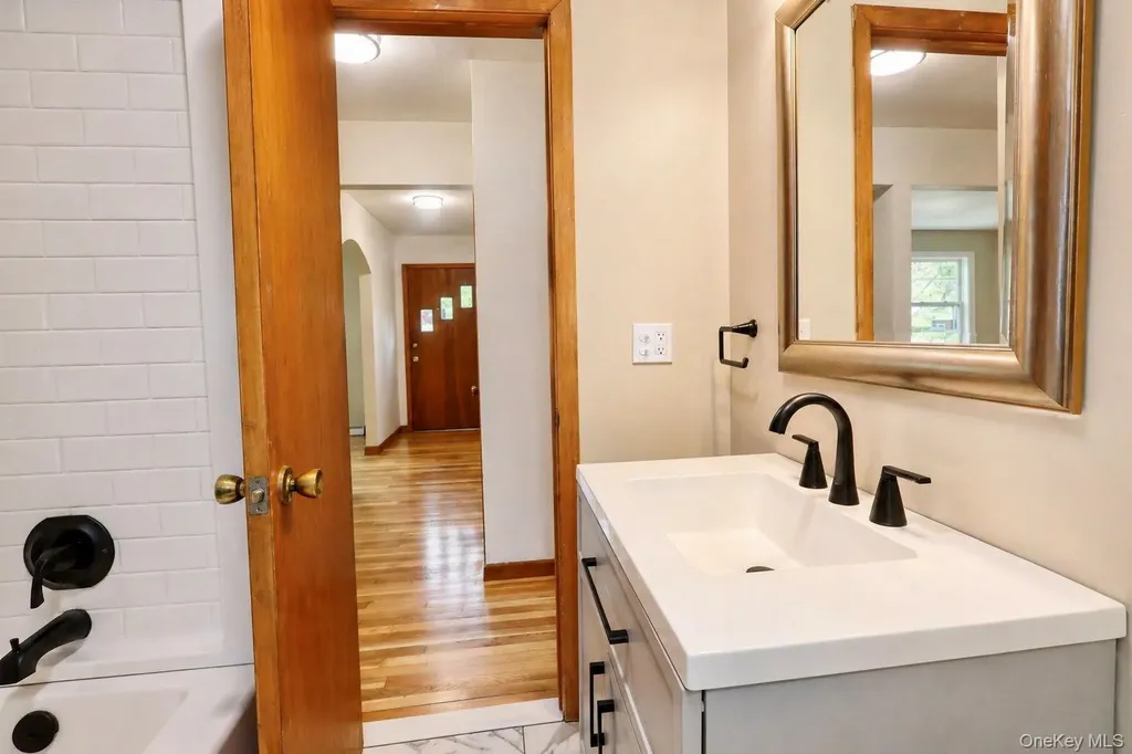 16 Brewster Drive Middletown NY 10940