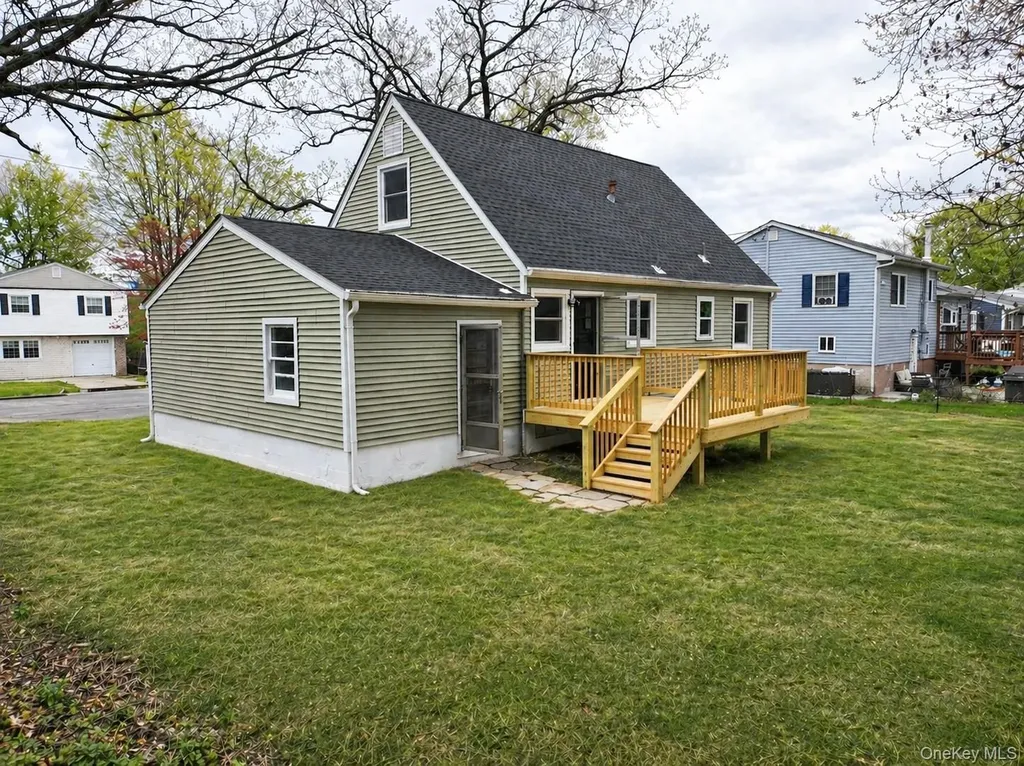 16 Brewster Drive Middletown NY 10940