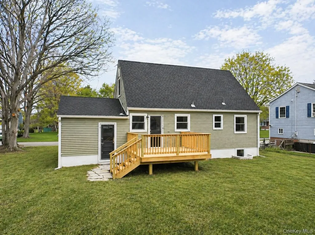 16 Brewster Drive Middletown NY 10940