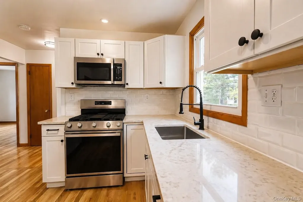 16 Brewster Drive Middletown NY 10940