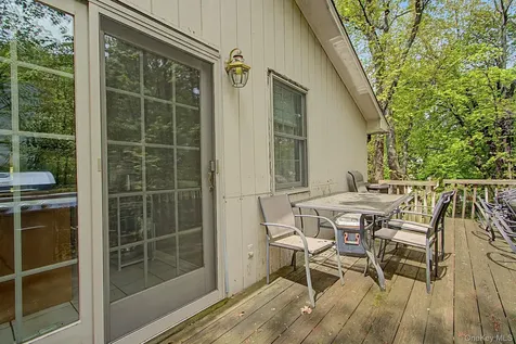 26 Garden Road Mahopac NY 10541