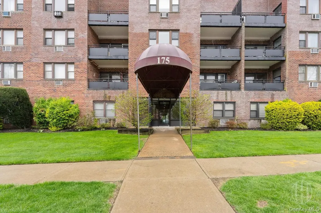 175 Archer Street Freeport NY 11520
