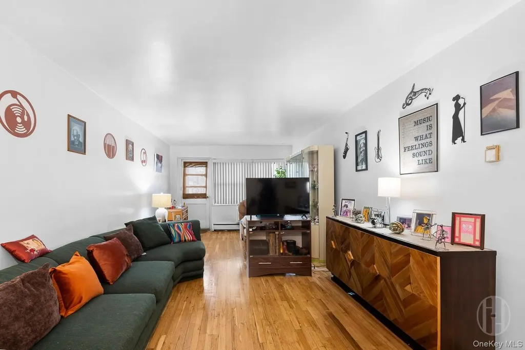 175 Archer Street Freeport NY 11520