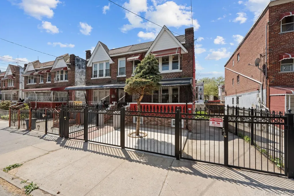 651 Saint Lawrence Avenue Bronx NY 10473