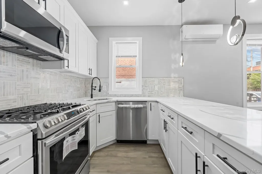 651 Saint Lawrence Avenue Bronx NY 10473
