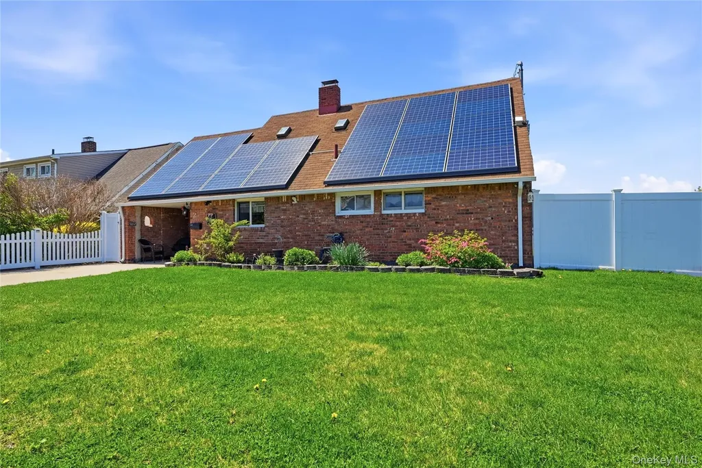 2 Tallow Lane Levittown NY 11756
