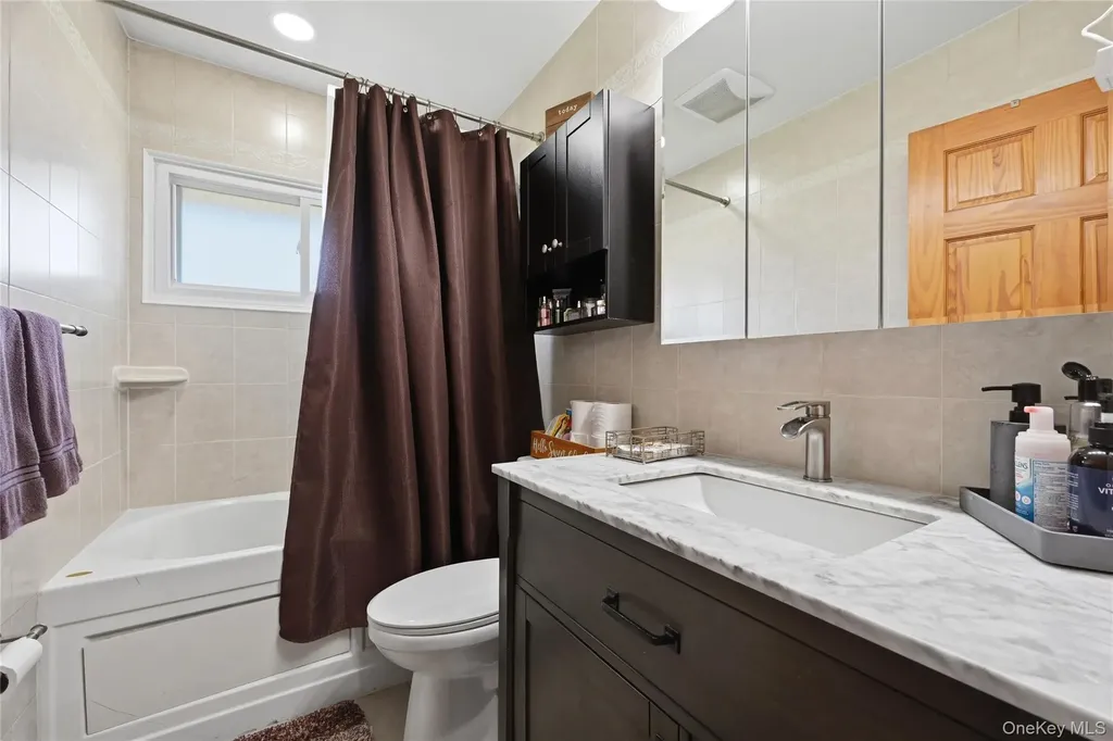 2 Tallow Lane Levittown NY 11756