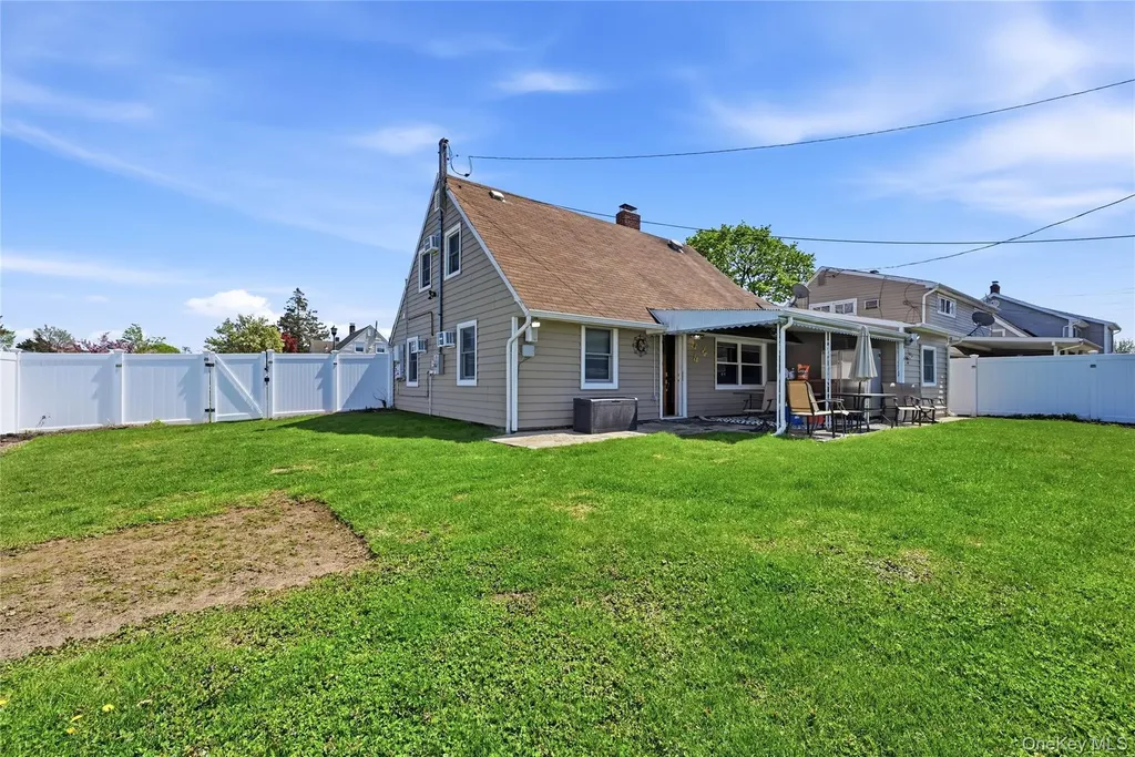 2 Tallow Lane Levittown NY 11756