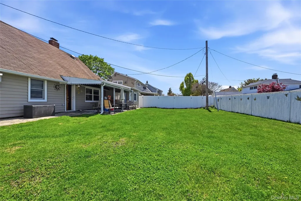 2 Tallow Lane Levittown NY 11756