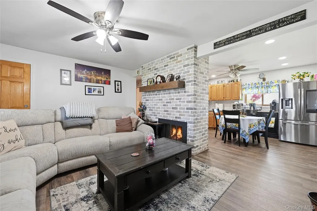 2 Tallow Lane Levittown NY 11756
