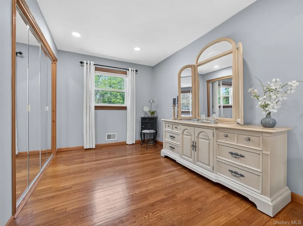 21 Foxcroft Drive Nanuet NY 10954