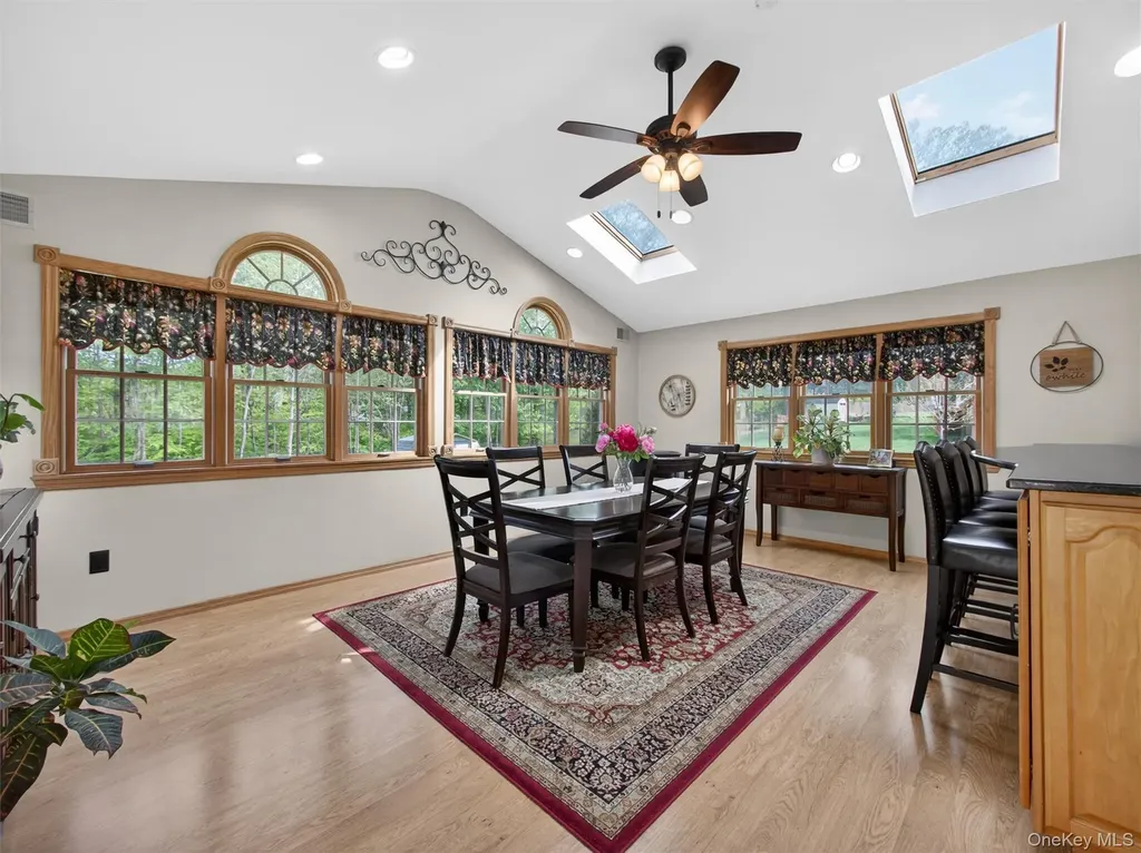 21 Foxcroft Drive Nanuet NY 10954