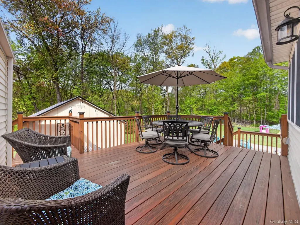 21 Foxcroft Drive Nanuet NY 10954